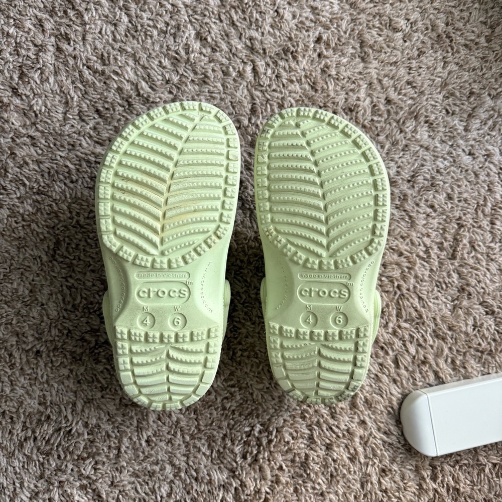 celery green classic crocs - Picture 2 of 5